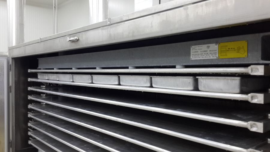Contact plate freezer